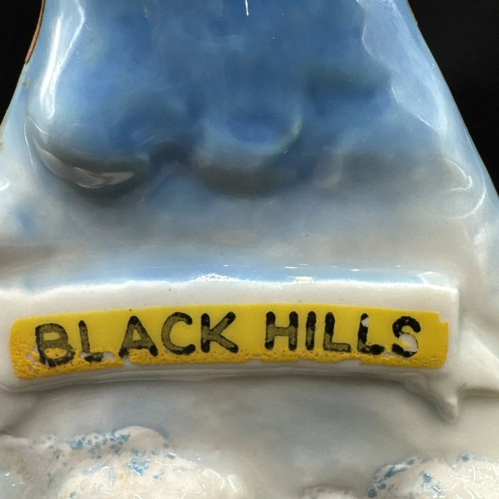 JIM BEAM 1969 BLACK HILLS‎ MT RUSHMORE DECANTER